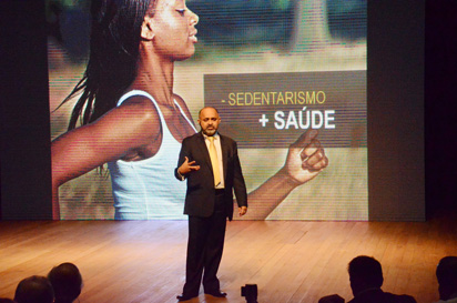 Ministro do esporte George Hilton 